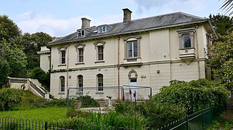 Pounds House