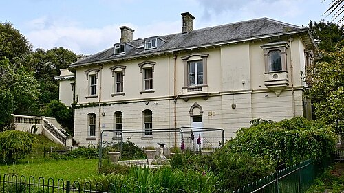 Pounds House